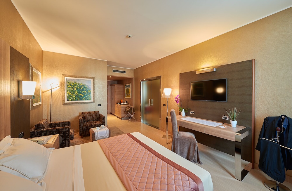 Presidential Suite photo 3