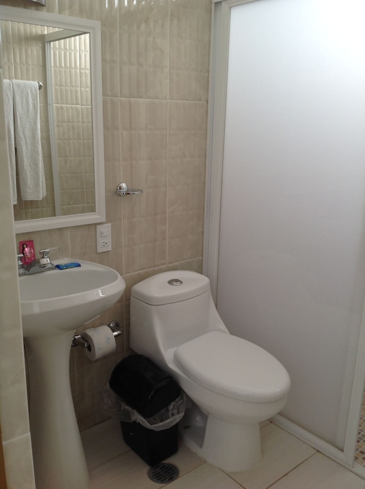 Family Room, Multiple Beds, Non Smoking photo 3