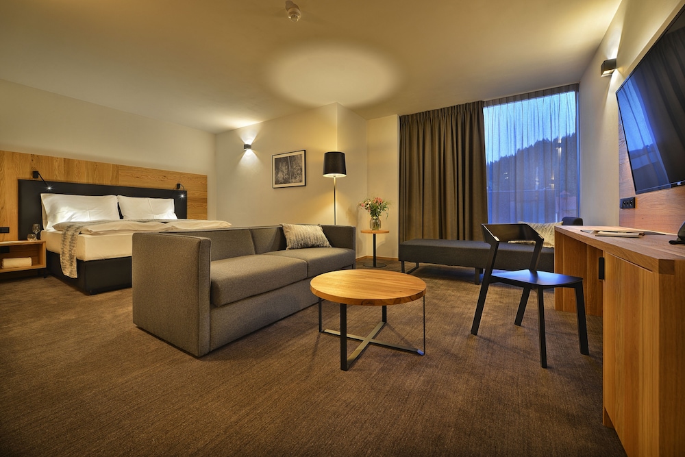 Studio Suite Junior