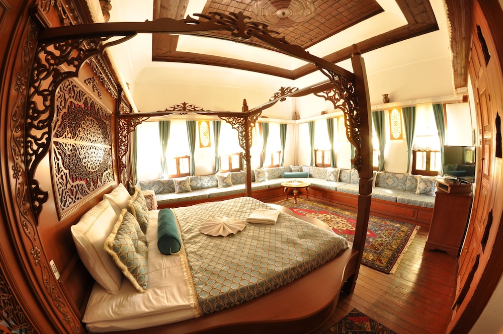 Traditional Double Or Twin Room, Corner