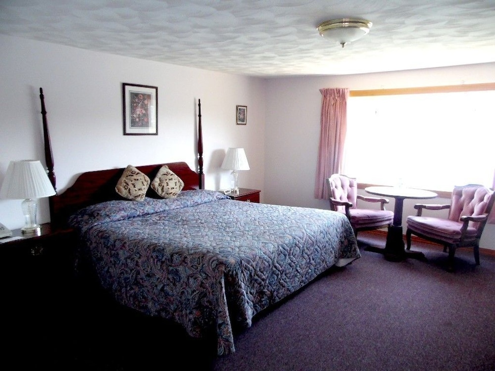 Standard Room, 1 King Bed photo 1