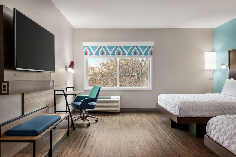 Room, 2 Queen Beds, Accessible, Bathtub - Photo 3