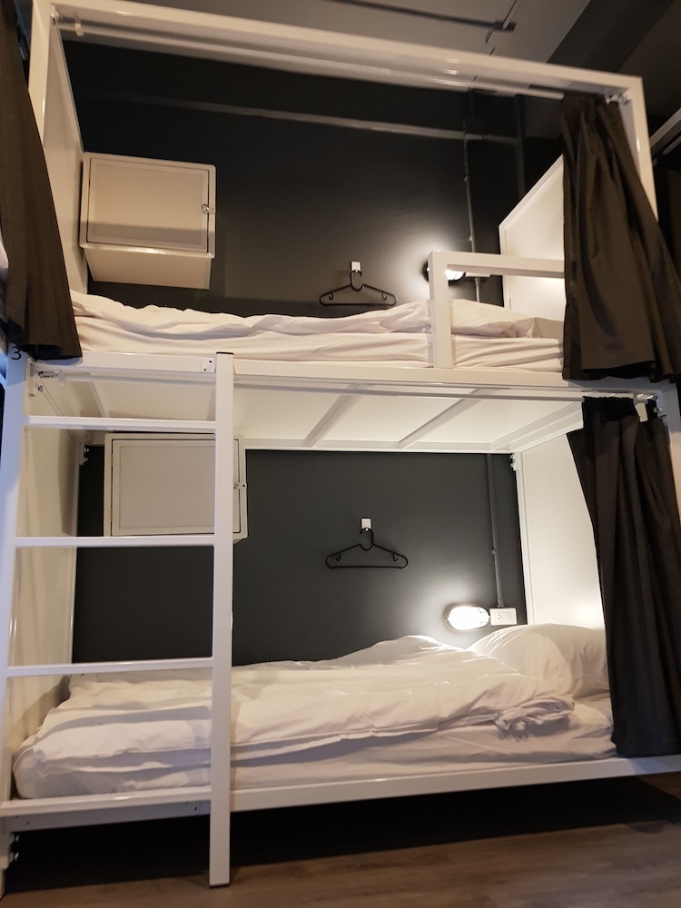 6-Bed Female Dormitory photo 2