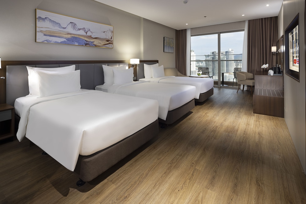 Superior Triple Room, 1 Bedroom, Balcony - Photo 3