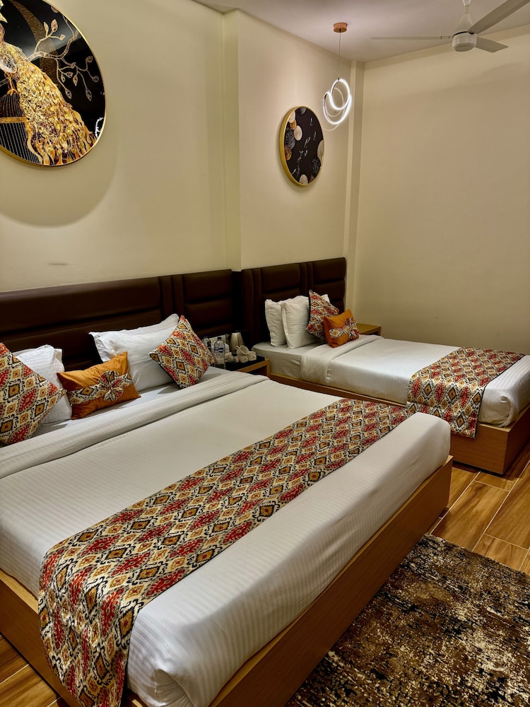 Luxury Triple Room - Photo 12