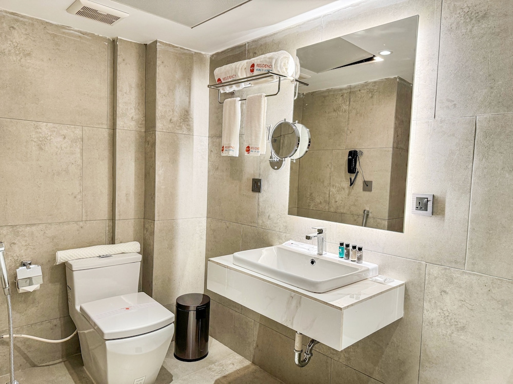 Premium Twin Room photo 3