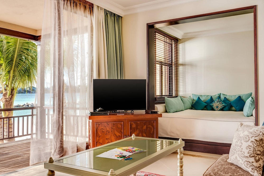 Family Suite, 1 King Bed - Photo 3