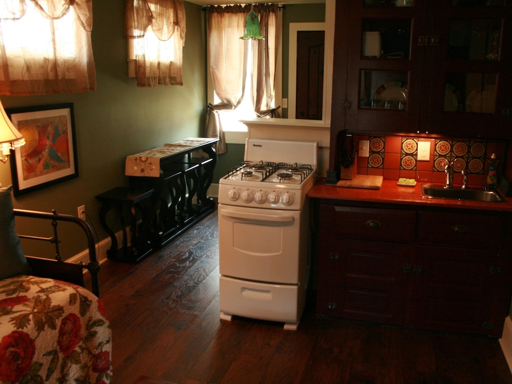 Standard Apartment, Ensuite (Ezra Pound) photo 3
