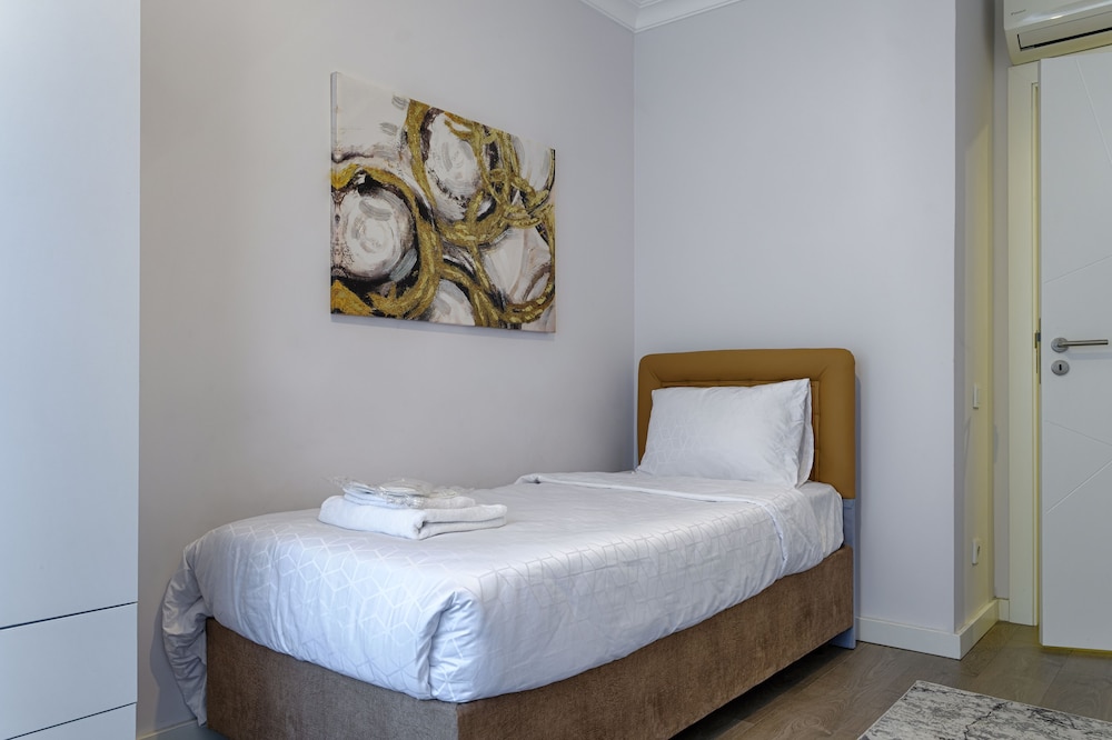 Luxury Apartment photo 3