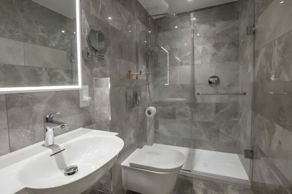 Premium Room, Multiple Beds - Photo 3