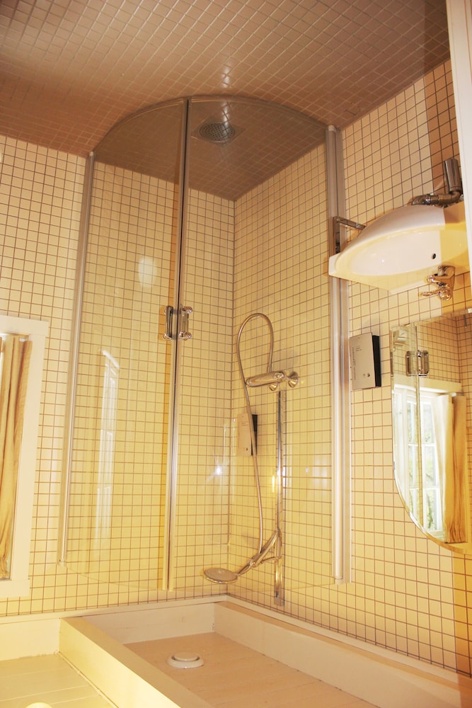 Standard Double or Twin Room photo 3
