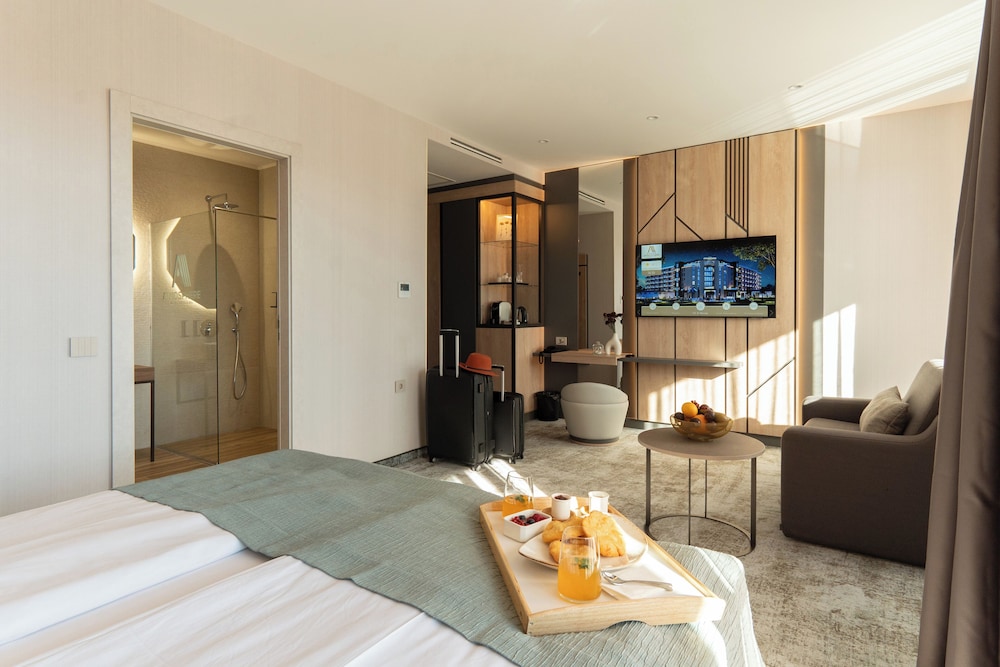 Premium Double Room, Balcony photo 3