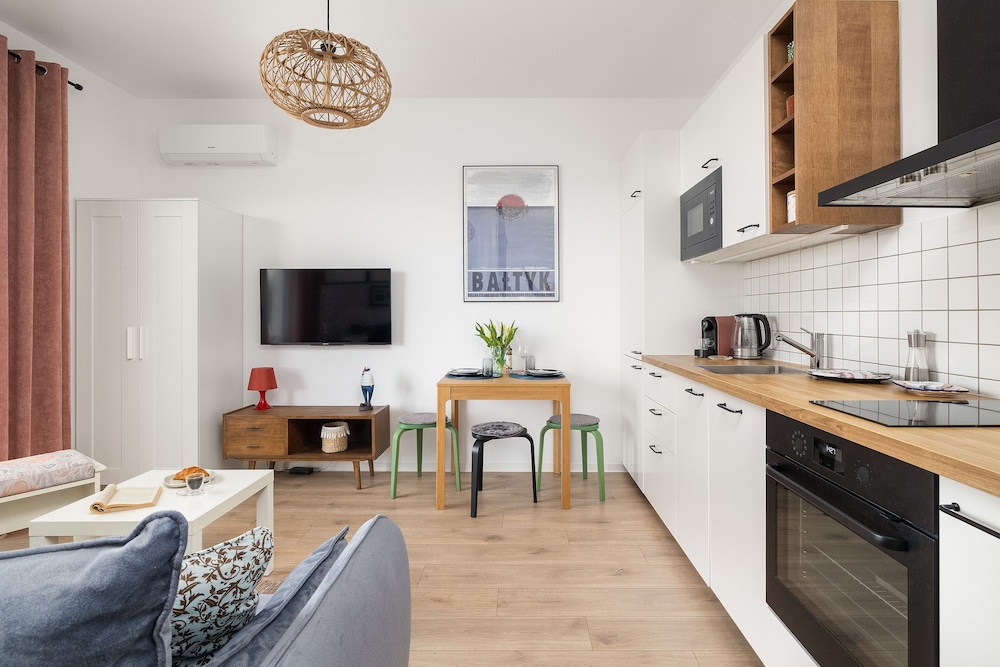 Apartment, 1 Bedroom, Balcony, Sea Facing photo 2