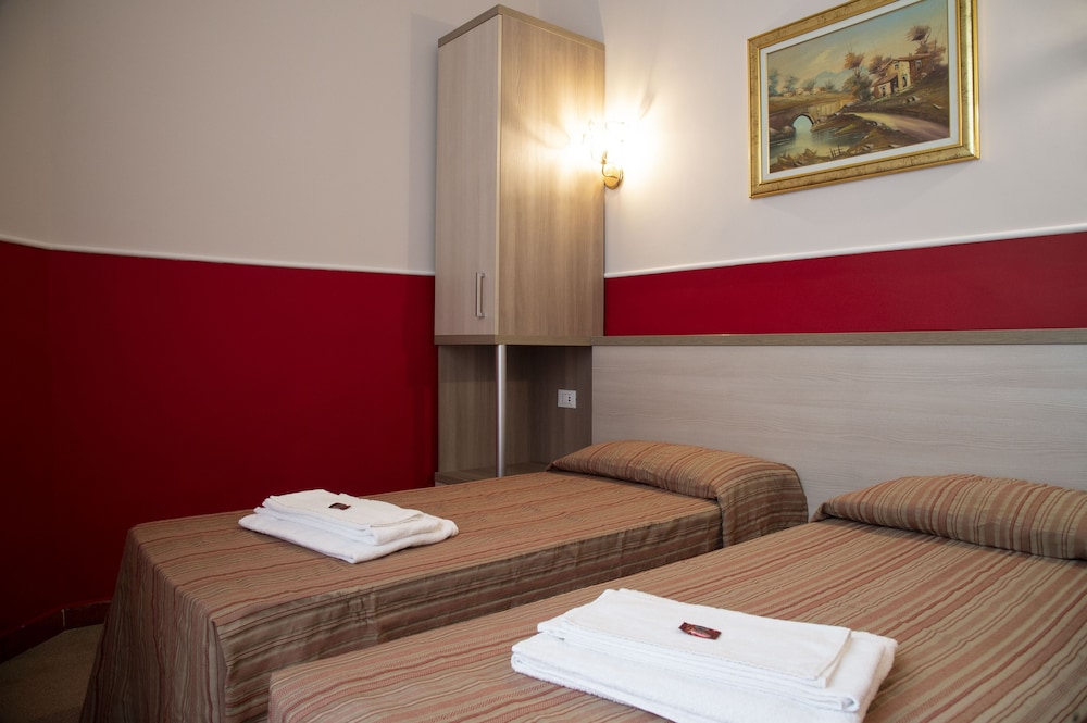 Luxury Double or Twin Room photo 2