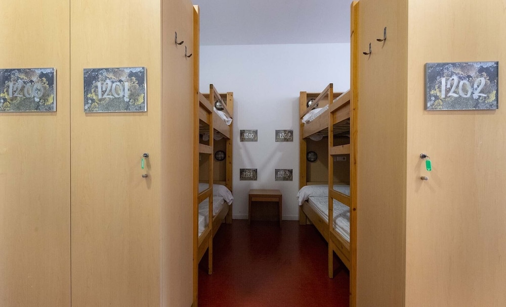 Shared Dormitory, Women only, Private Bathroom 10 Beds photo 2