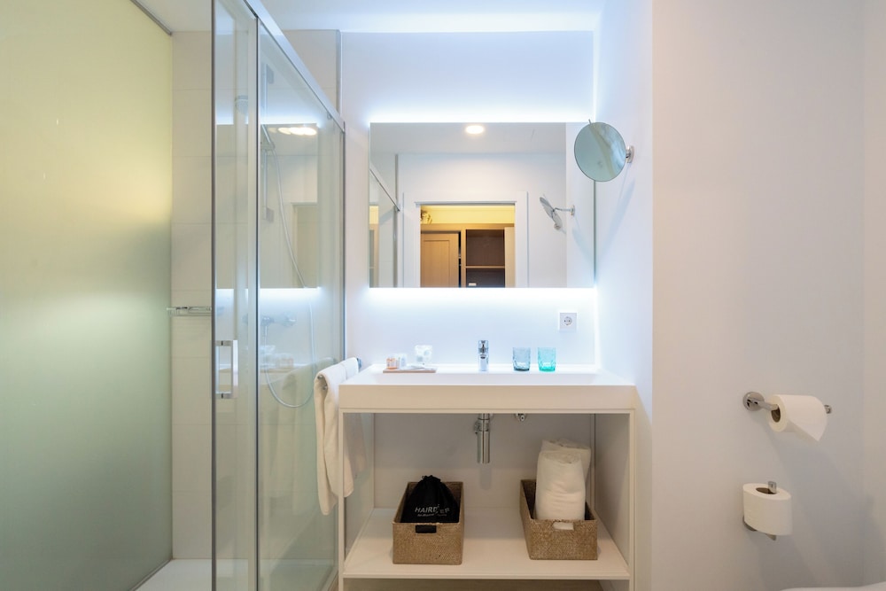 Superior Double Room, City View - Photo 4