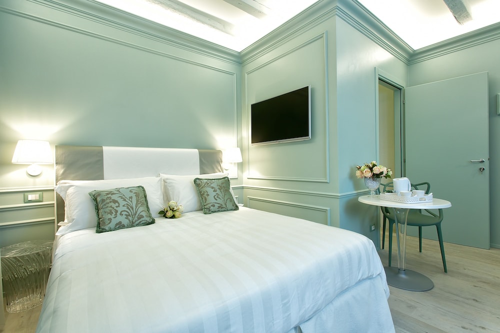 Deluxe Double or Twin Room photo 2