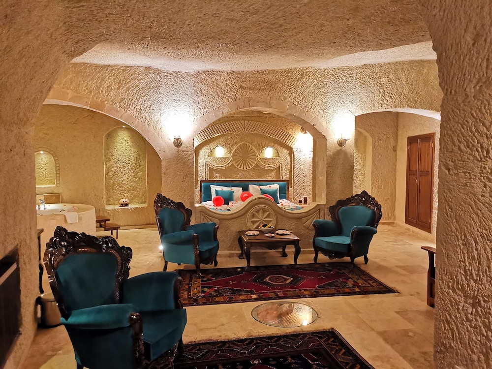 Royal Cave Suite - Photo 12