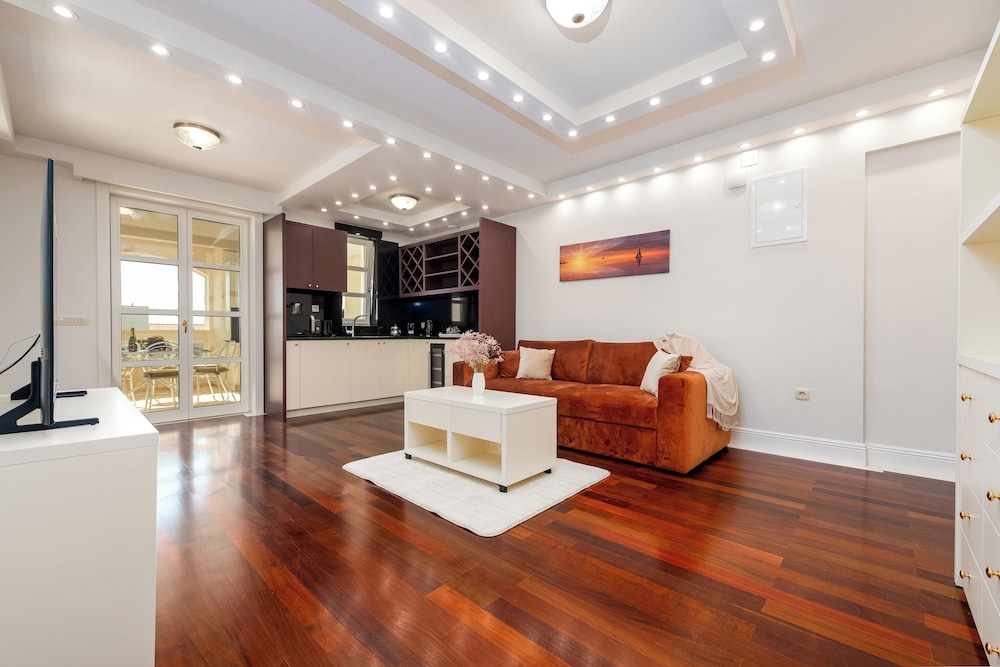 Deluxe Apartment, Partial Sea View