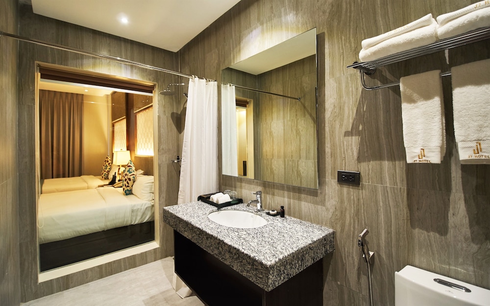 Deluxe Twin Room - Photo 3