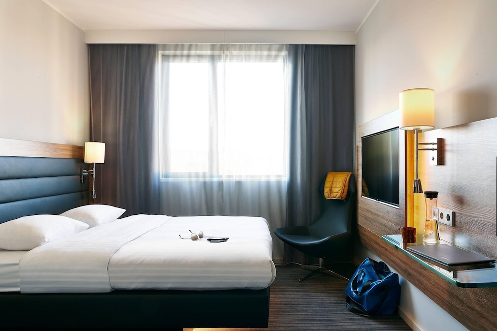 Room, 1 Queen Bed photo 1