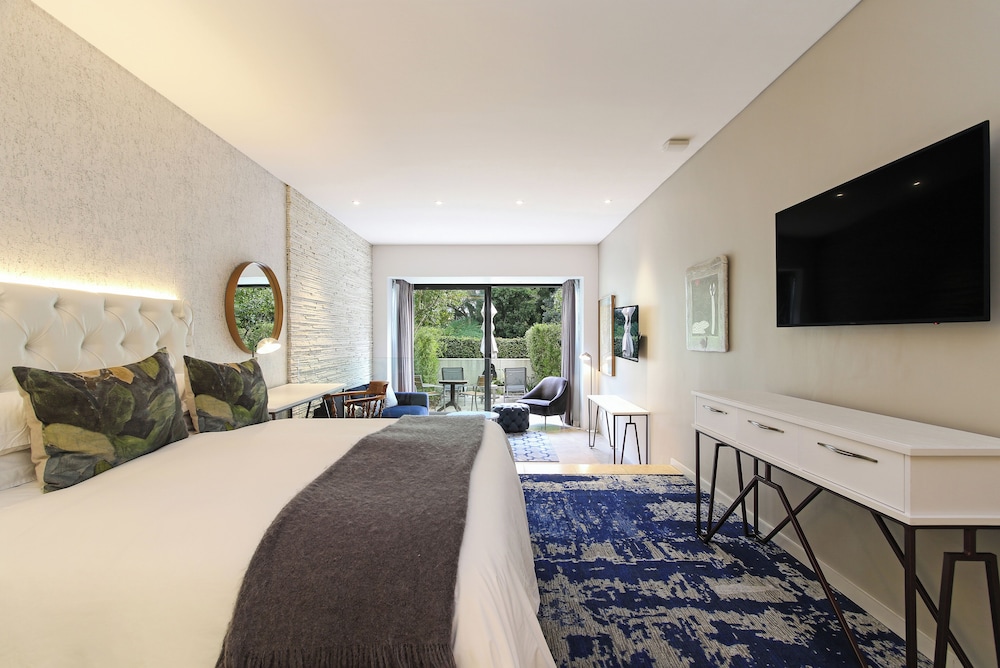 Junior Suite, 1 King Bed, Garden View, Garden Area (Junior Suite Garden) photo 1