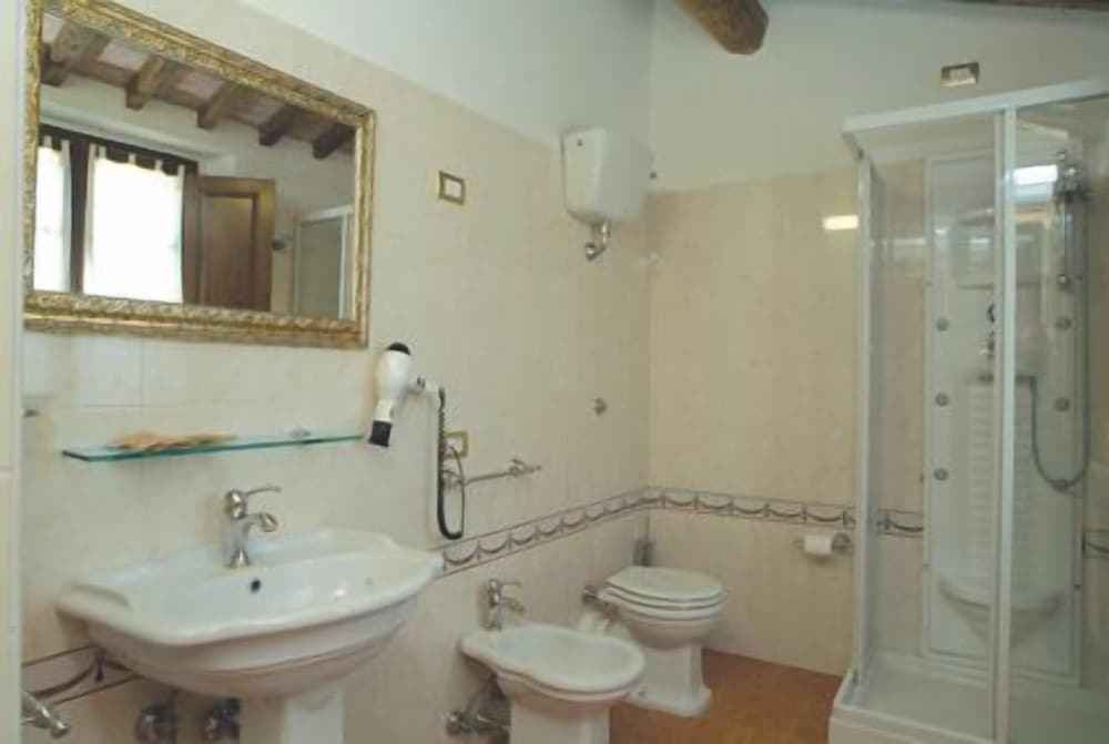 Superior Triple Room photo 3