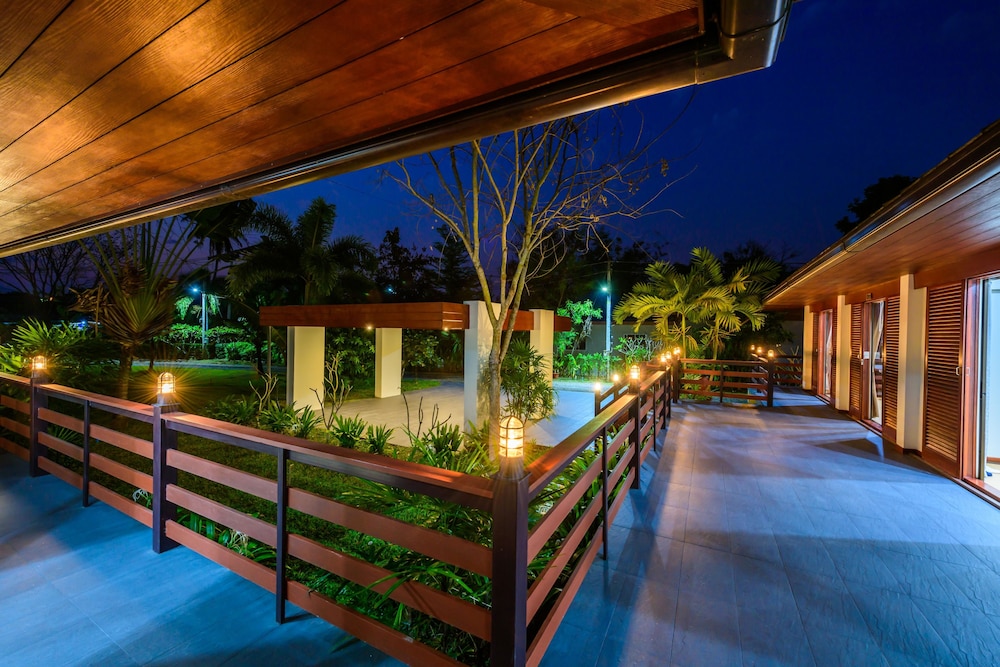 Family Villa, 2 Bedrooms, Kitchen, Garden View photo 2