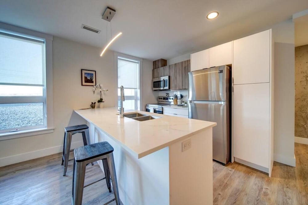Ocean Bay New Luxury Condo Slps-5 w Prk Coffee AC, Kuva 6