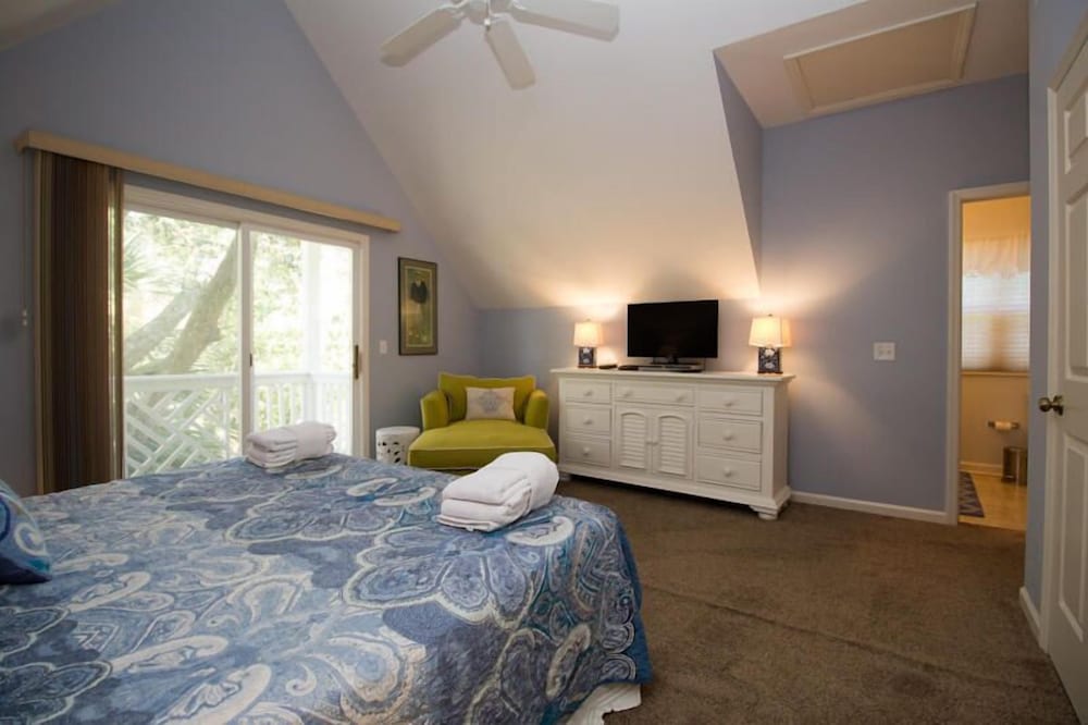 House, Multiple Beds, Balcony, Golf View photo 3