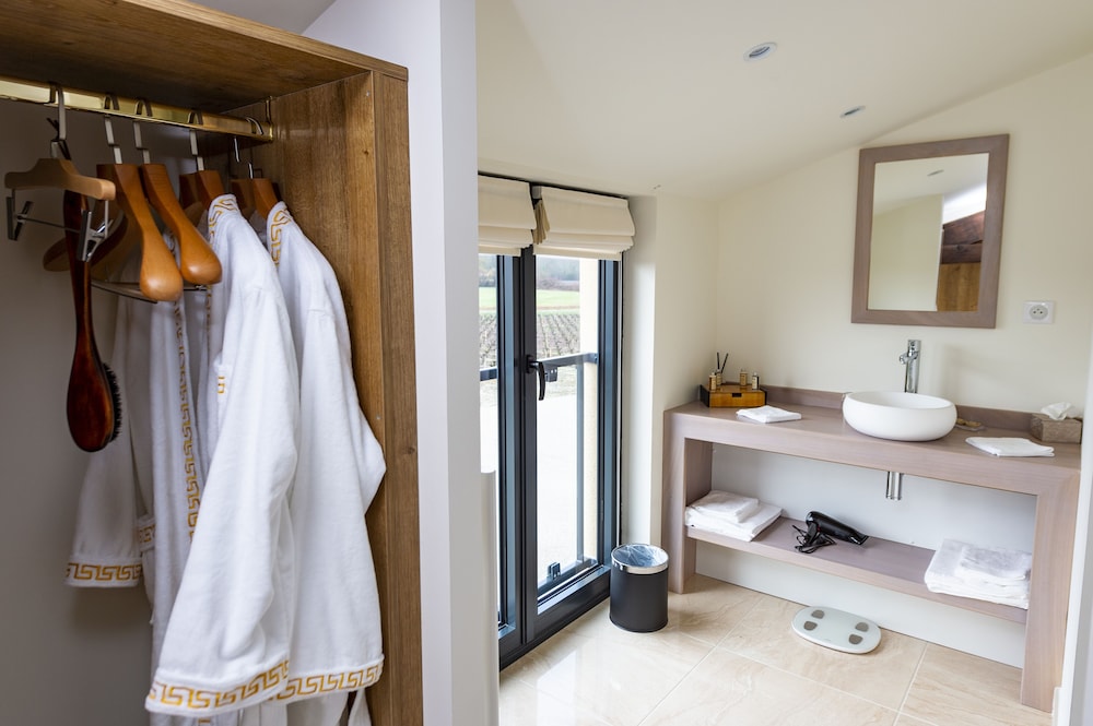 Twin Room (Magdelaine noire) photo 3