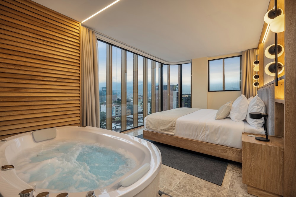 Junior Suite (703)