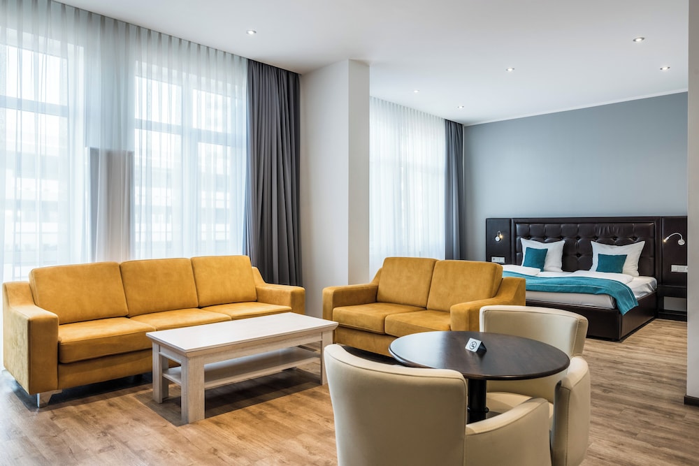 Junior Studio Suite