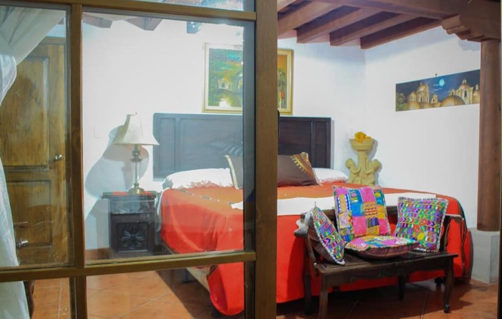 Room (#3) photo 1