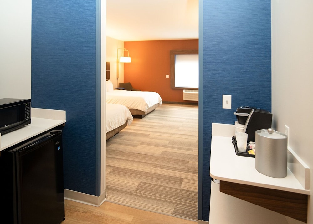 Standard Room, 2 Queen Beds, Accessible - Photo 1