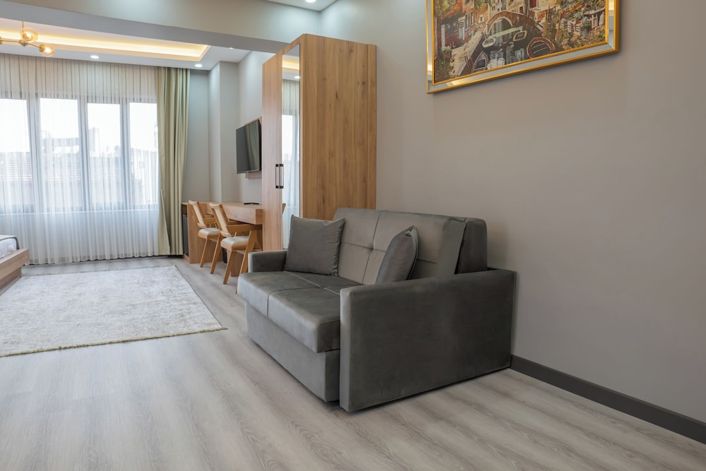 Premium Room, 1 King Bed photo 1
