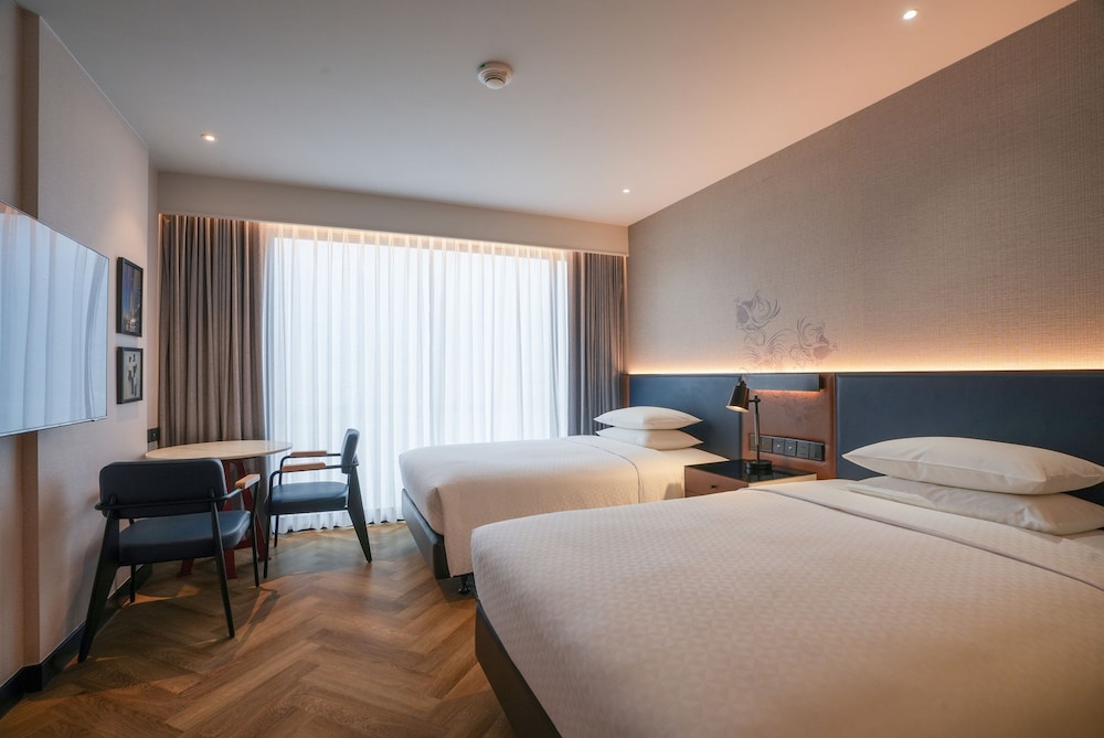 Room, 2 Double Beds (No View) photo 2