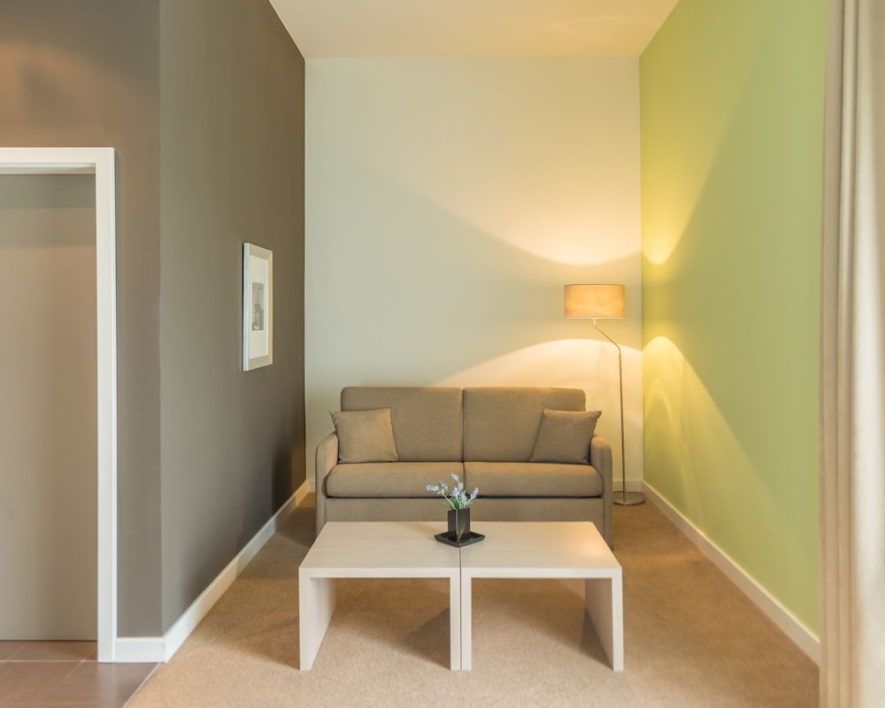 Family Room - Photo 3