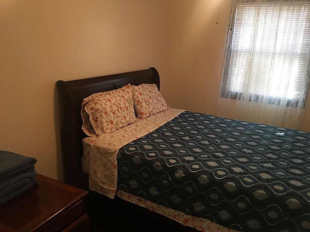 City House, 3 Bedrooms photo 3
