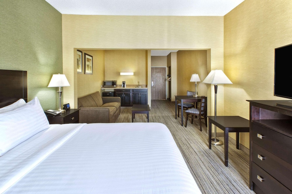 Studio Suite, 1 King Bed, Non Smoking - Photo 2
