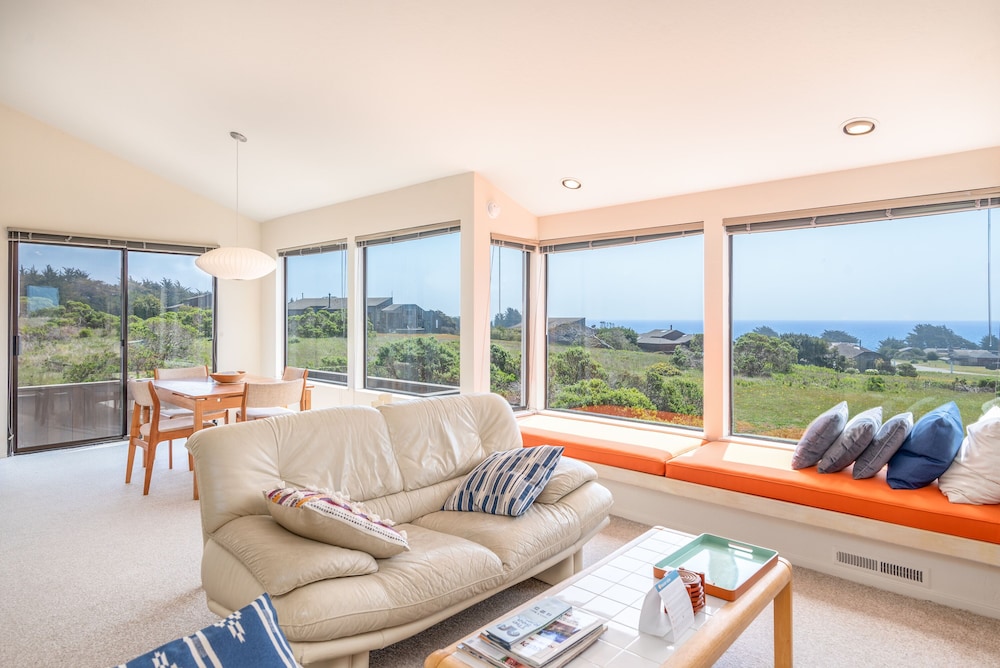 House, Multiple Beds, Fireplace, Ocean View photo 3