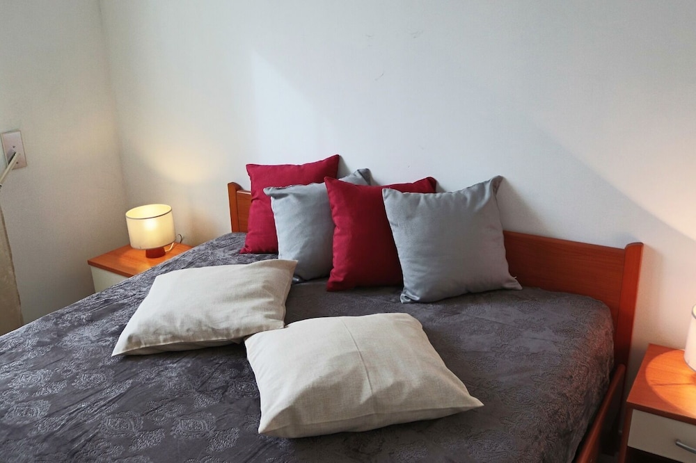 House, 2 Bedrooms, Balcony, City View
