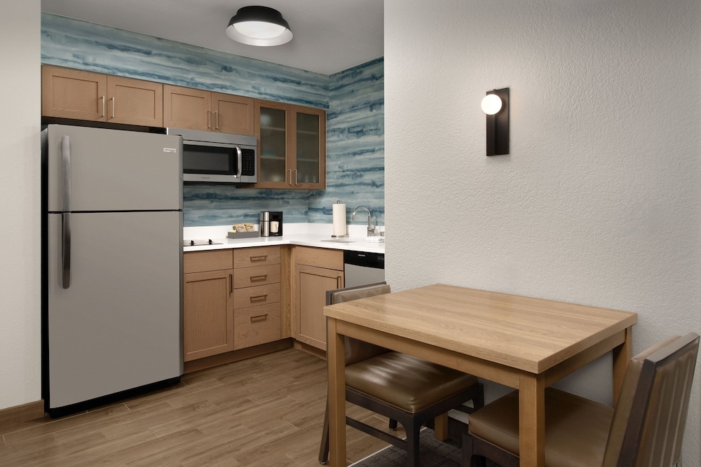 Suite, 1 Bedroom - Photo 3