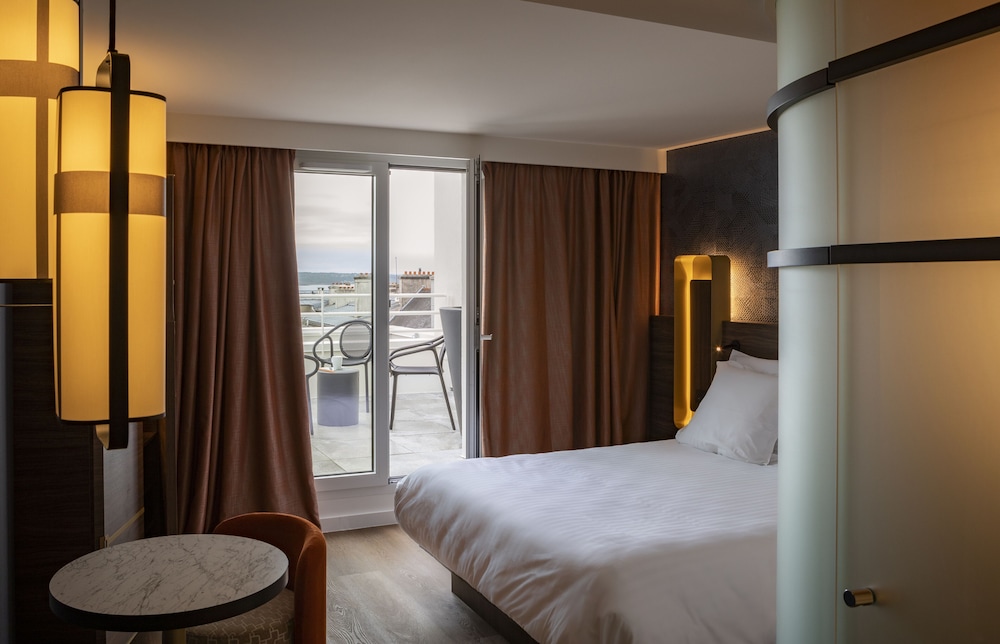 Room, 1 Queen Bed, Terrace, Sea View (Prestige)