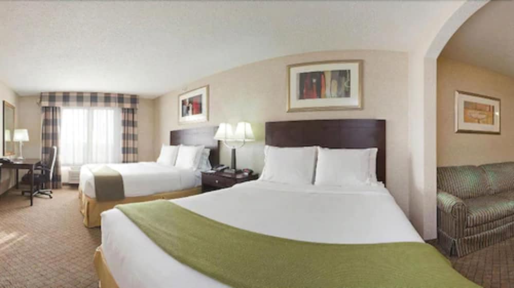 Standard Room, 2 Queen Beds - Photo 2