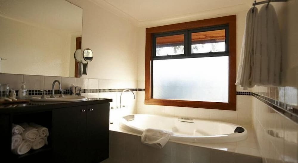 Standard Suite, 1 Bedroom, Non Smoking, Balcony (Suite King/Twin) photo 2