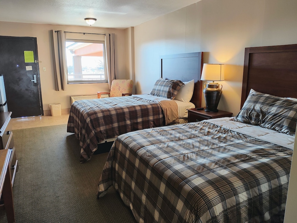 Economy Double Room, 2 Double Beds photo 3