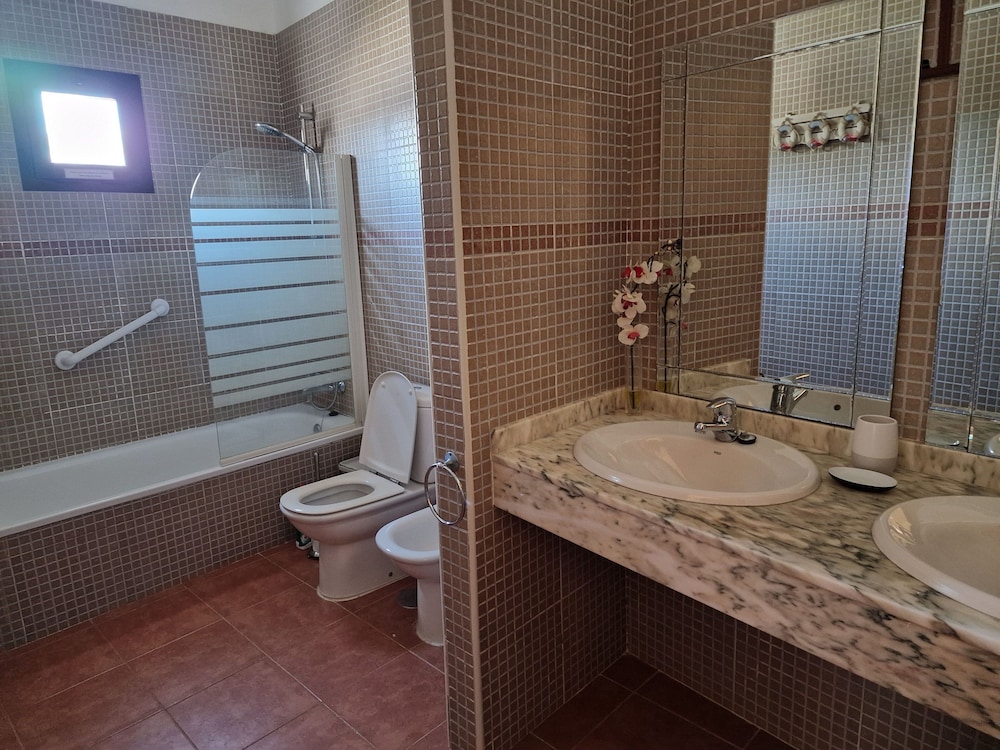 Villa Georgiana Geräumige Ruhige 4-Bett-Unterkunft Mit Privatem Pool Für 8 Personen, Foto 10