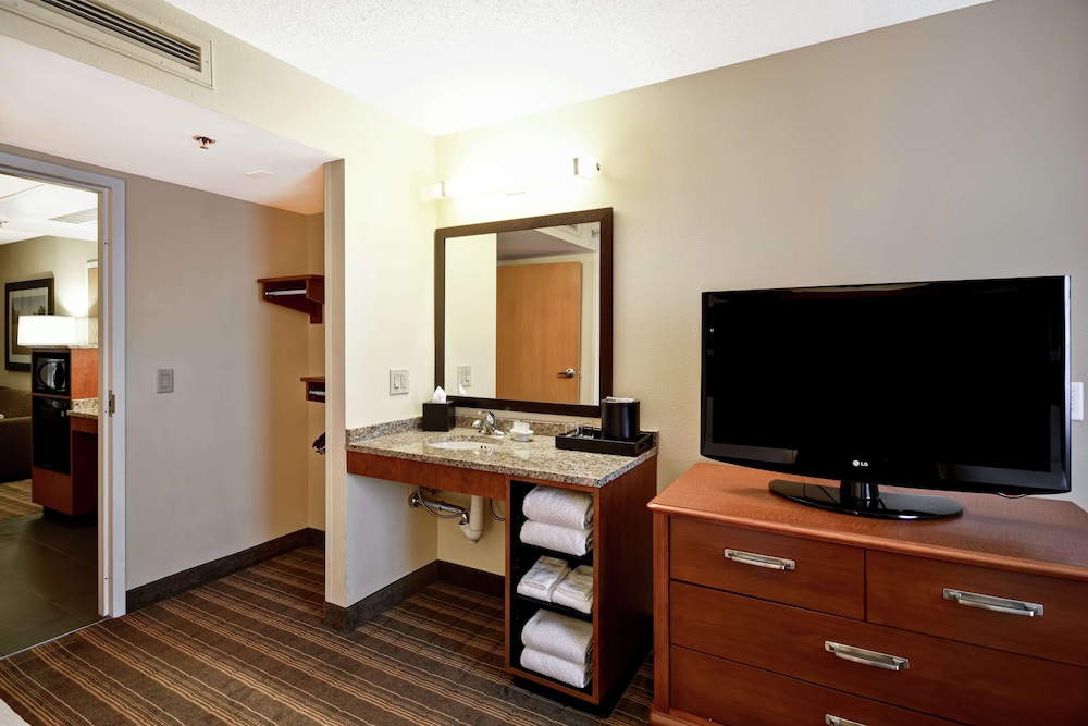 Suite, 2 Double Beds, Accessible, Non Smoking - Photo 4