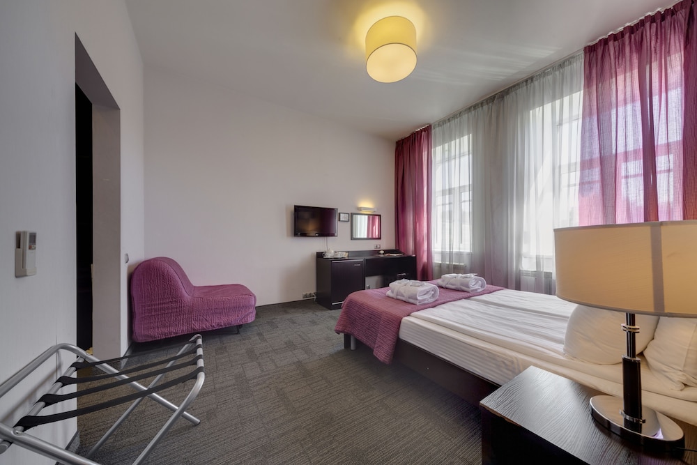 Superior Family Room for 6 people with 2 Double beds and 2 Sofa Beds